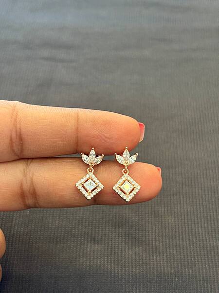 silver crown hanging stud with rosegold finish