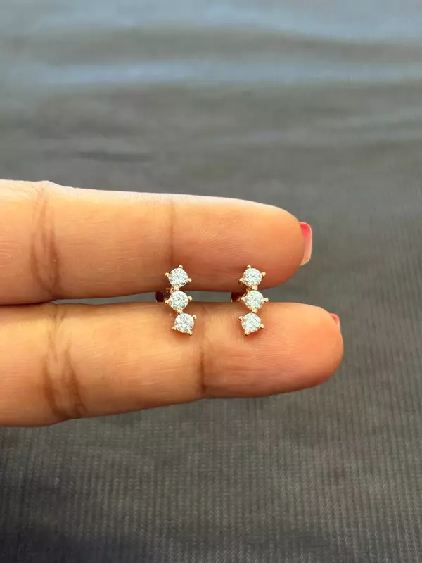 silver 3 stone line stud with rosegold finish