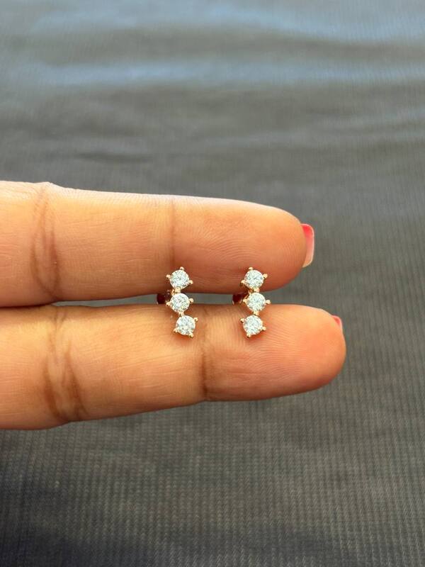 silver 3 stone line stud with rosegold finish