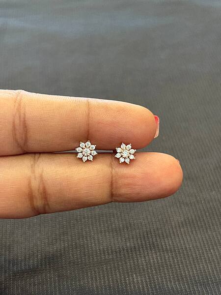 silver 9 stone stud with rosegold finish