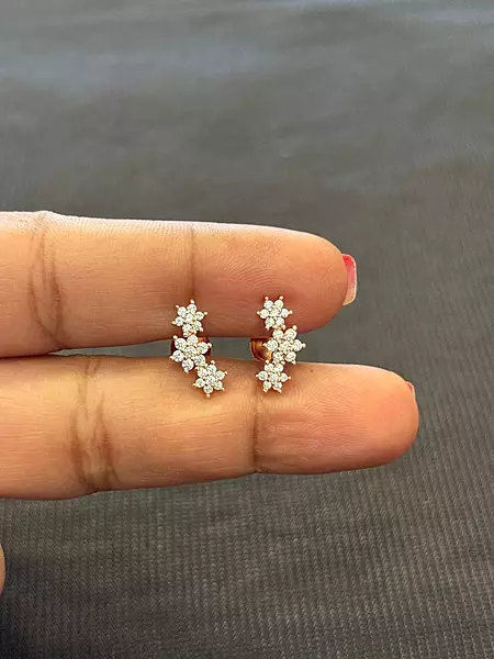 silver three flower stud with rosegold finish