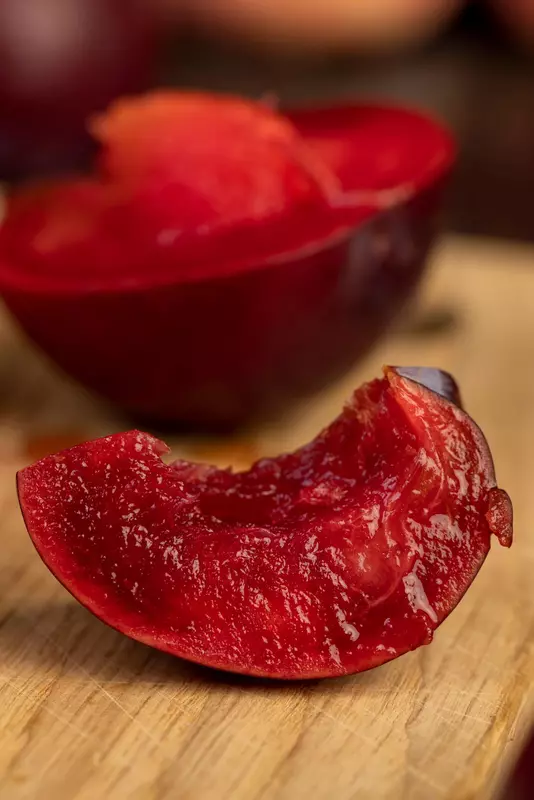 Premium Fresh Aalu Bukhara (Plum)
