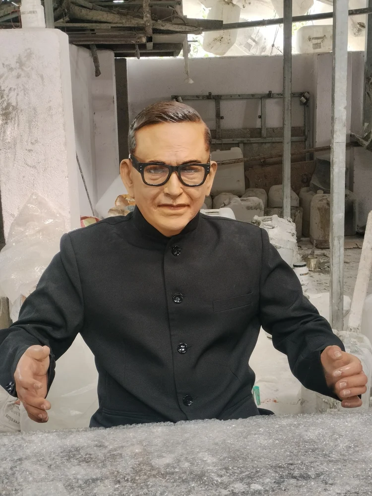Handcrafted silicon wax statue with detailed design for home and temple décor – YS Art Kolkata