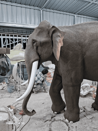 Decorative elephant statue for resort and hotel garden