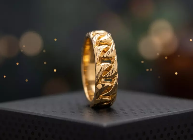 18 kt Gold Textured Cuban Link Band For Her