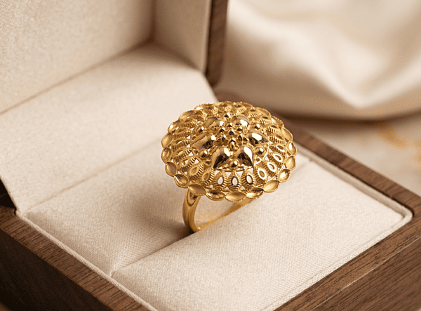 18 kt Gold Ornate Filigree Dome Ring