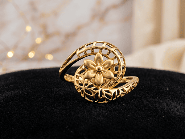 18 kt Gold Sculptural Lattice Ring