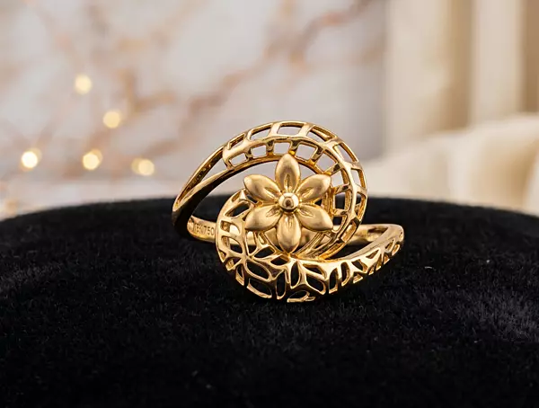 18 kt Gold Sculptural Lattice Ring