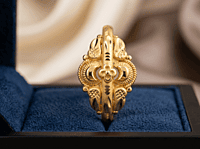 18 kt Gold Empress Crescent Vintage Ring