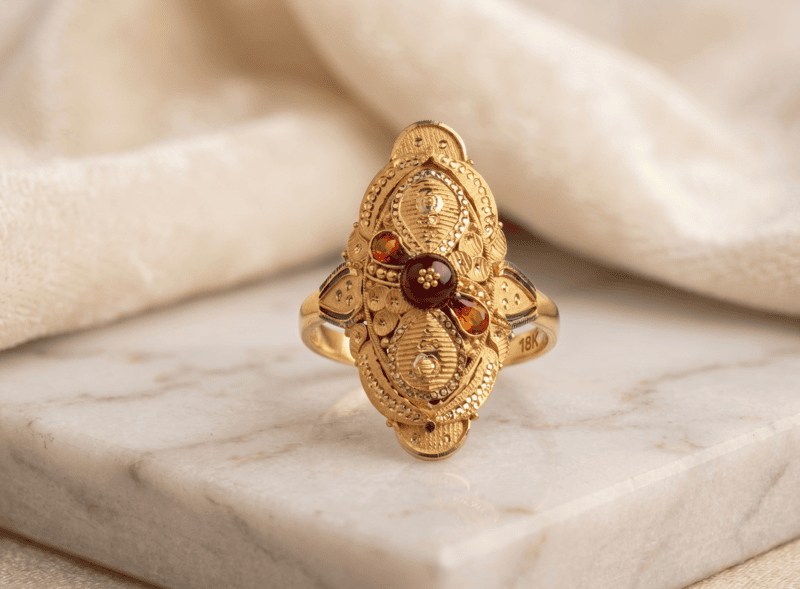 18 kt Gold & Garnet Artisan Vintage Ring