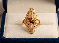 18 kt Gold & Garnet Artisan Vintage Ring