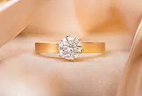18 kt Gold Luminous Horizon Solitaire Ring