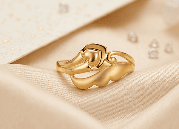 18 kt Gold Heart's Rhythm Bypass Ring