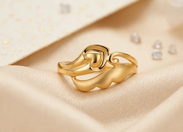 18 kt Gold Heart's Rhythm Bypass Ring