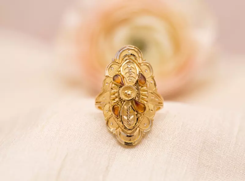 18kt Gold Amber Elegance Heritage Ring