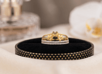 18 kt Gold Heartfelt Crown Pavé Ring