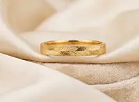 18 kt Gold Chevron Herringbone Band