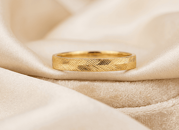 18 kt Gold Chevron Herringbone Band