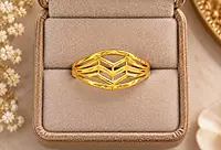 18 kt Gold Solstice Chevron Ring