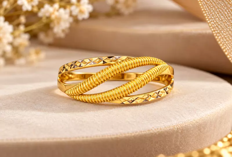 18 kt Gold Helix Radiance Ring