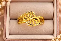 18 kt Gold Ethereal Halo Ring