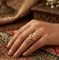 18 kt gold sprial ring