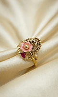 22 kt gold antique ring