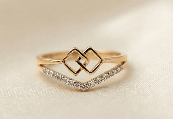 18 kt rose gold arch ring