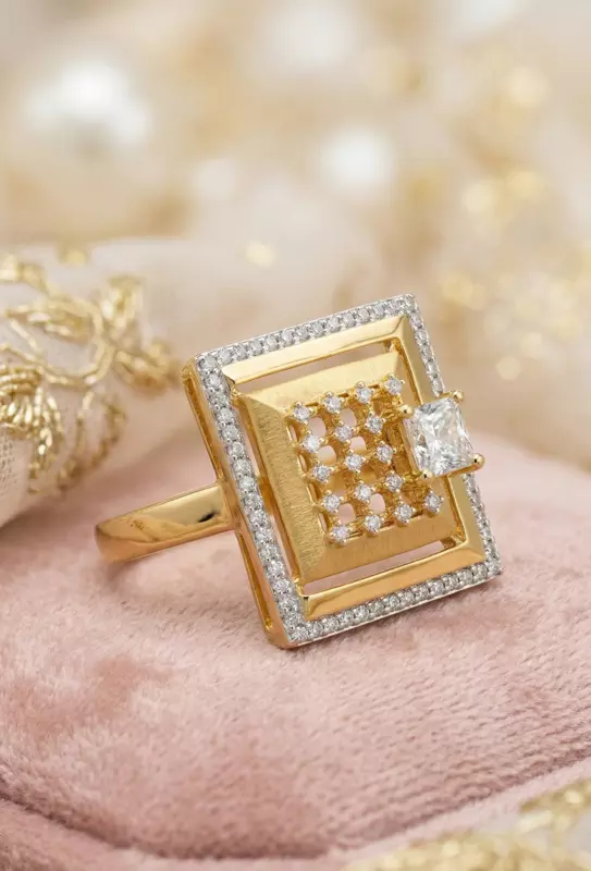 18 kt Gold Gilded Geometry Princess Ring