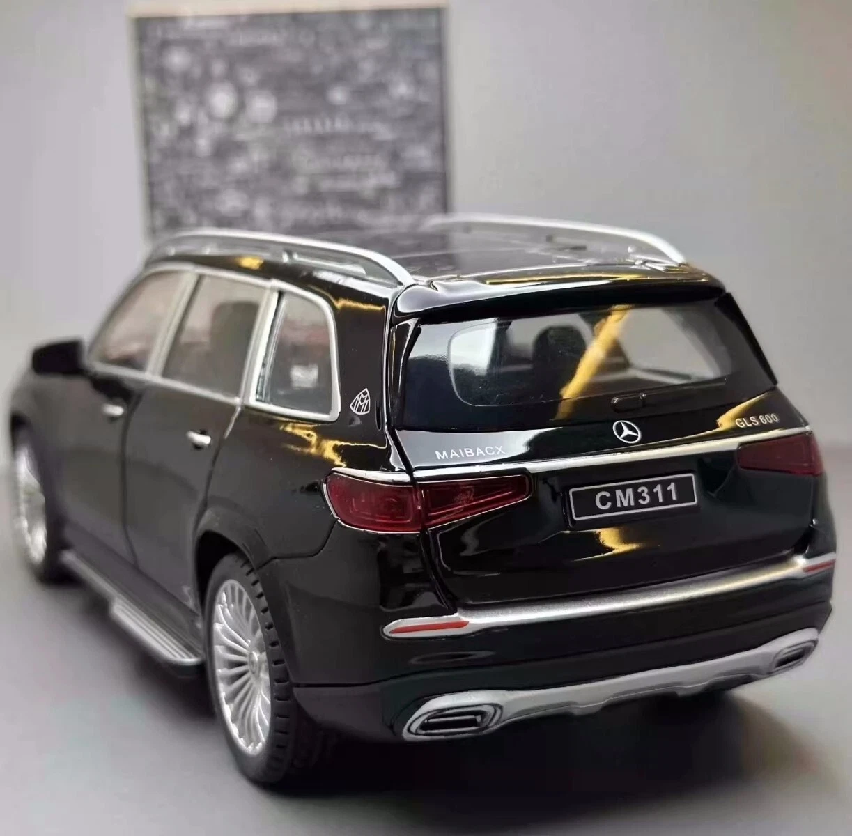 Mercedes Maybach S680 1:24 NL