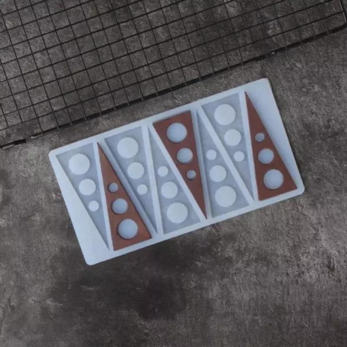 Garnishing mould triangle