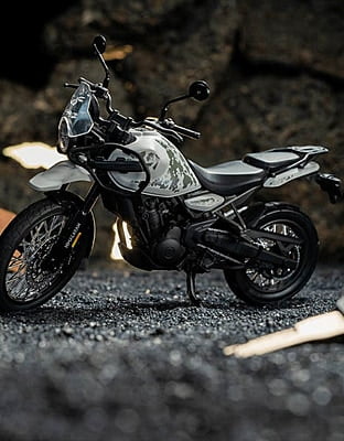 Royal Enfield Himalayan 450 1:12 Scale Model Royal Enfield Himalayan 450 1:12 Scale Model