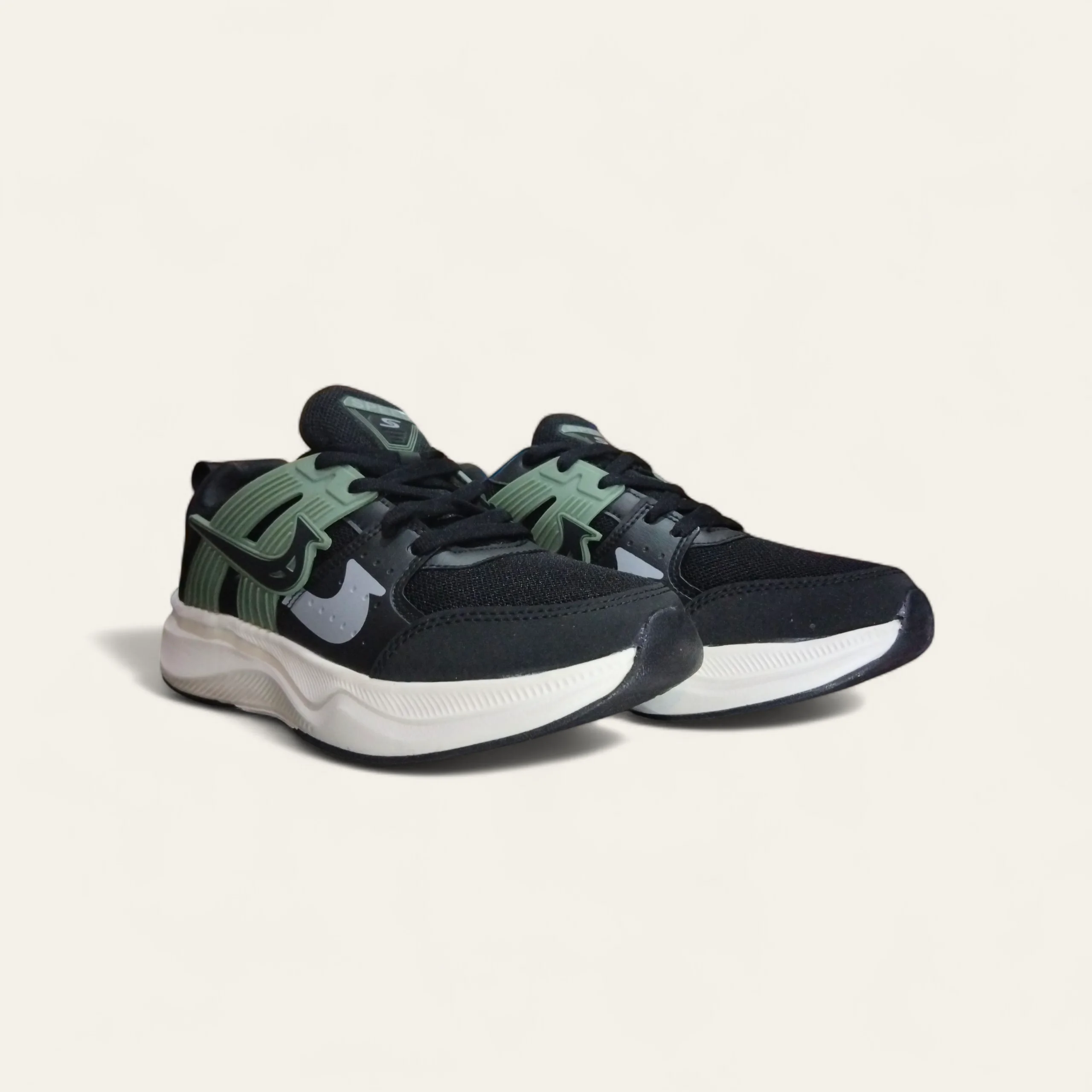 Speed Soldier Black/Pista - Men's Sports Shoes