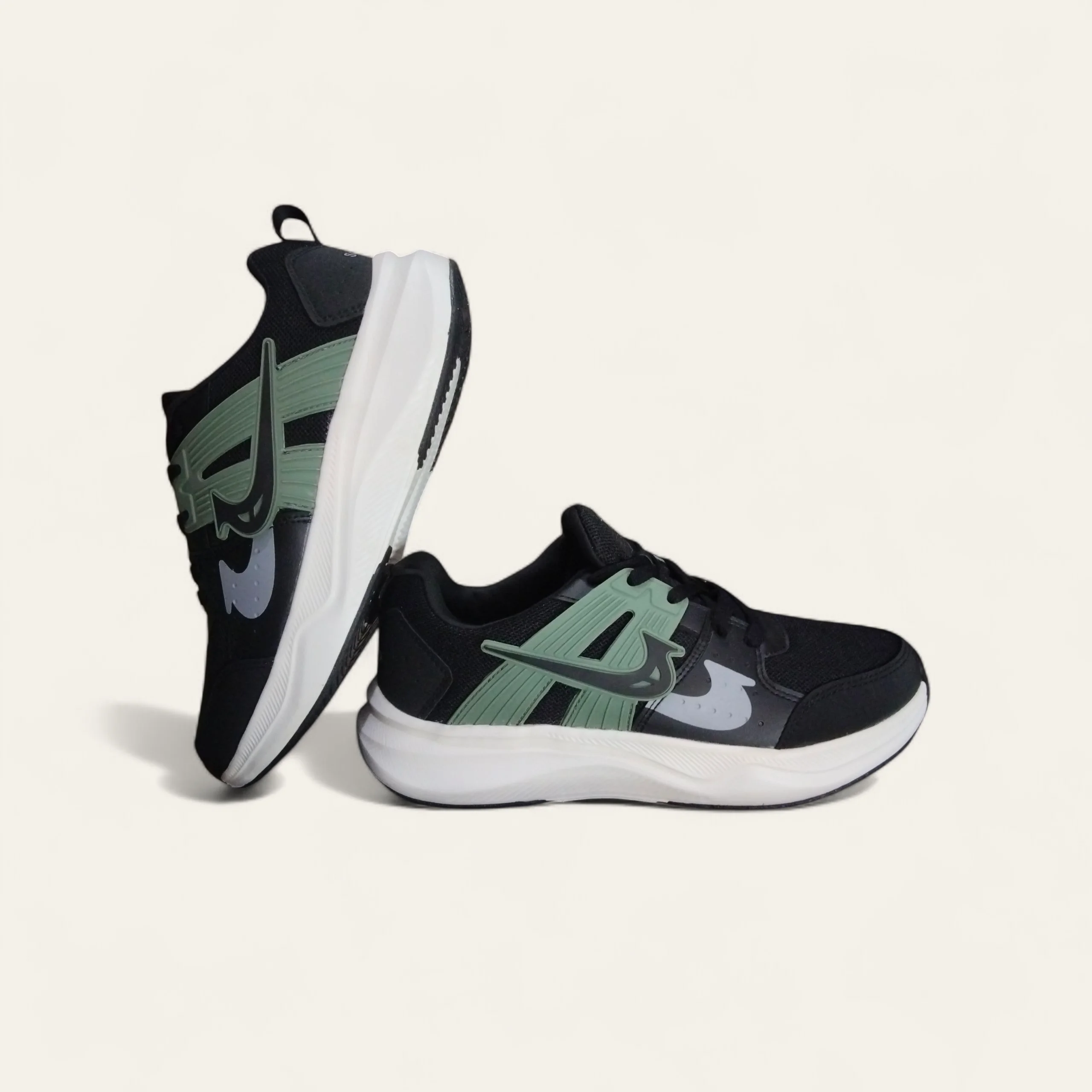 Speed Soldier Black/Pista - Men's Sports Shoes