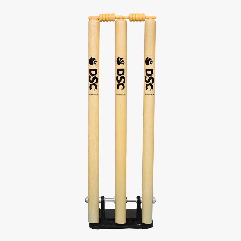 CRICKET ACCESSORIES DSC SPRING STUMP SET OF 3 WITH IRON BASE CRICKET ACCESSORIES DSC SPRING STUMP SET OF 3 WITH IRON BASE
