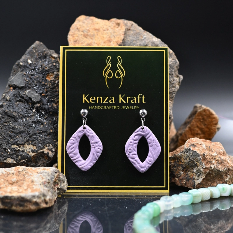 light-Purple Carved Solitaire