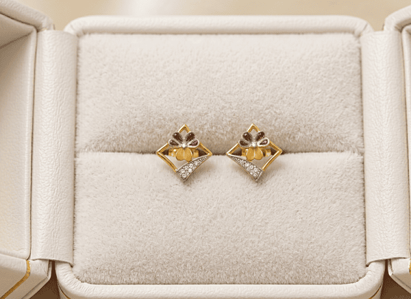 18 kt Gold Enchanted Blossom Rhombus Studs