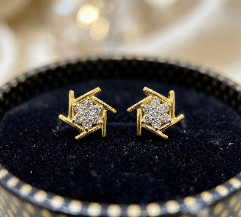 18 kt gold hexa star stud earrings