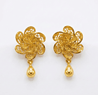 18 kt gold lattice flower drop earrings