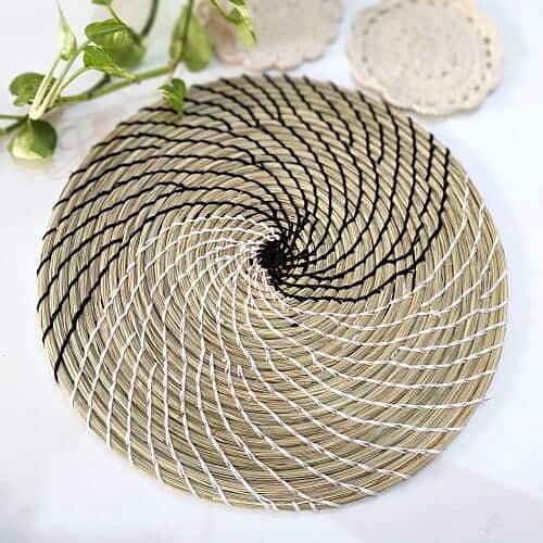 Moonj Black & White Trivet