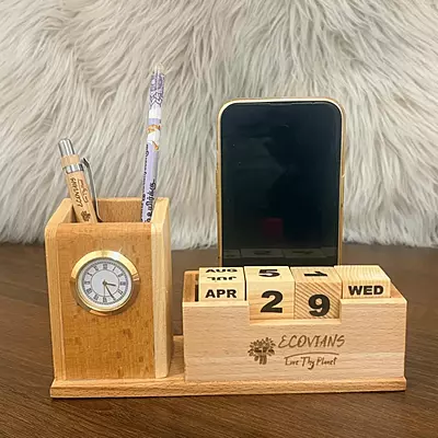 Desk Organizer With Calendar